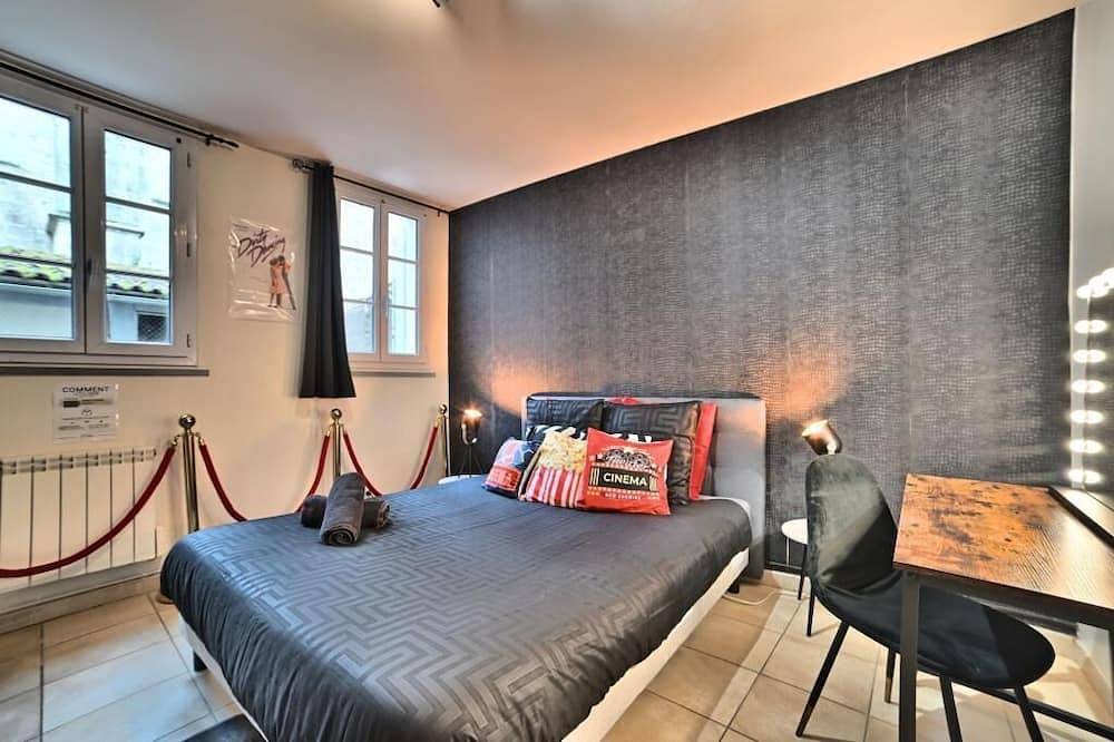 Entire apartment, ღ Olympia Saintais - Free Parking, Fibre, Ground Floor in Saintes, Saintes region