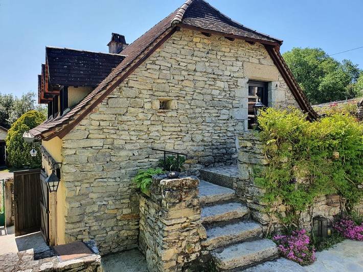 Gîte pour 4 personnes, avec piscine et jardin ainsi que bassin pour enfant et vue à Saint-Chels