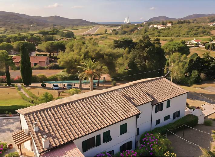 Appartamento intero, Appartamento 'Arco' con Giardino Privato, Wi-Fi e Aria Condizionata in La Pila, Campo nell'Elba