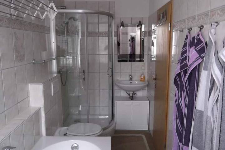 Ganze Wohnung, Apartment mit 2 Schlafzimmern bei Dresden (Erdgeschoß) in Bannewitz, Osterzgebirge