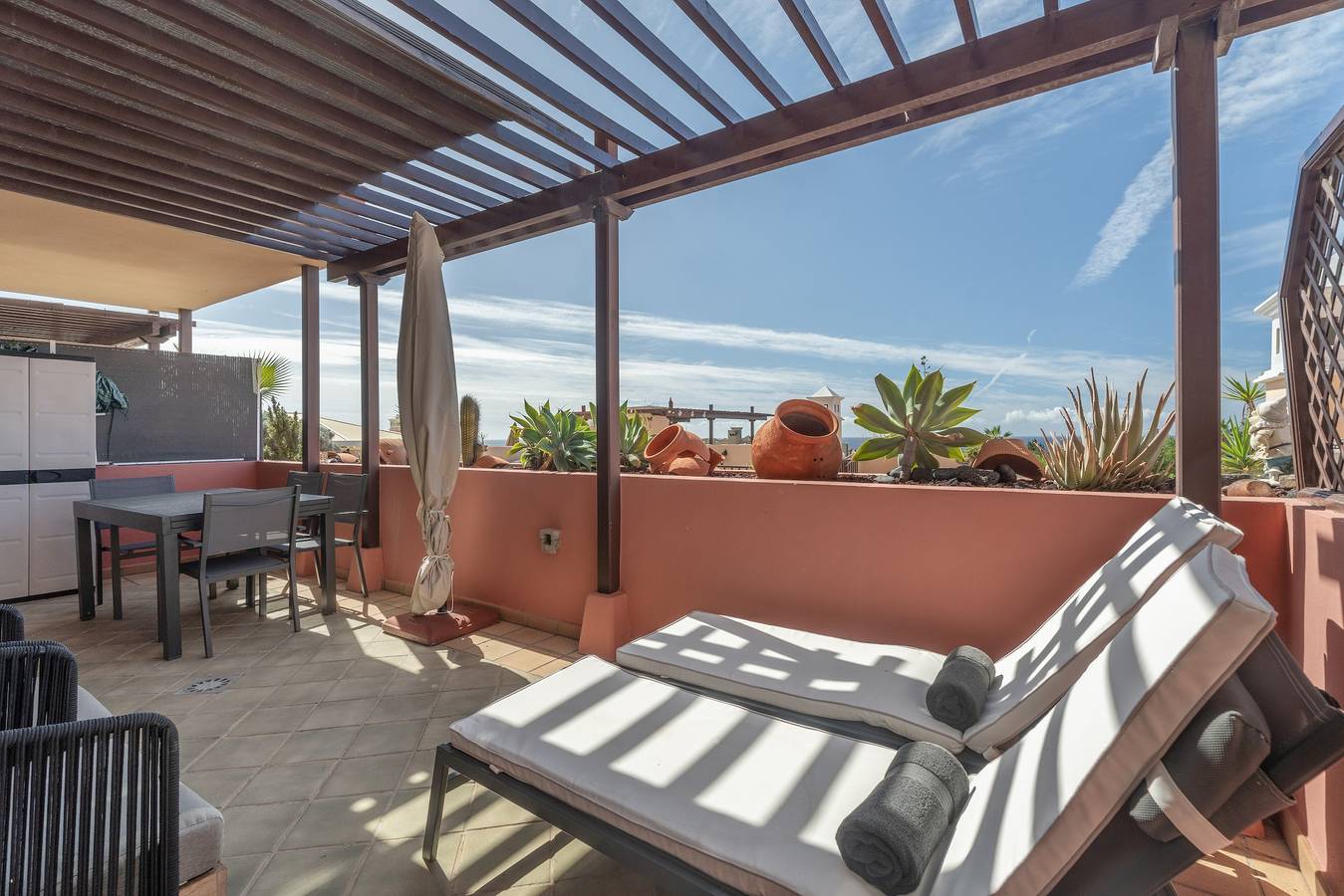 Cały apartament, 'Duque Beach' Holiday Apartment with Sea Views, Wi-Fi, and Air Conditioning in Playa del Duque, Adeje