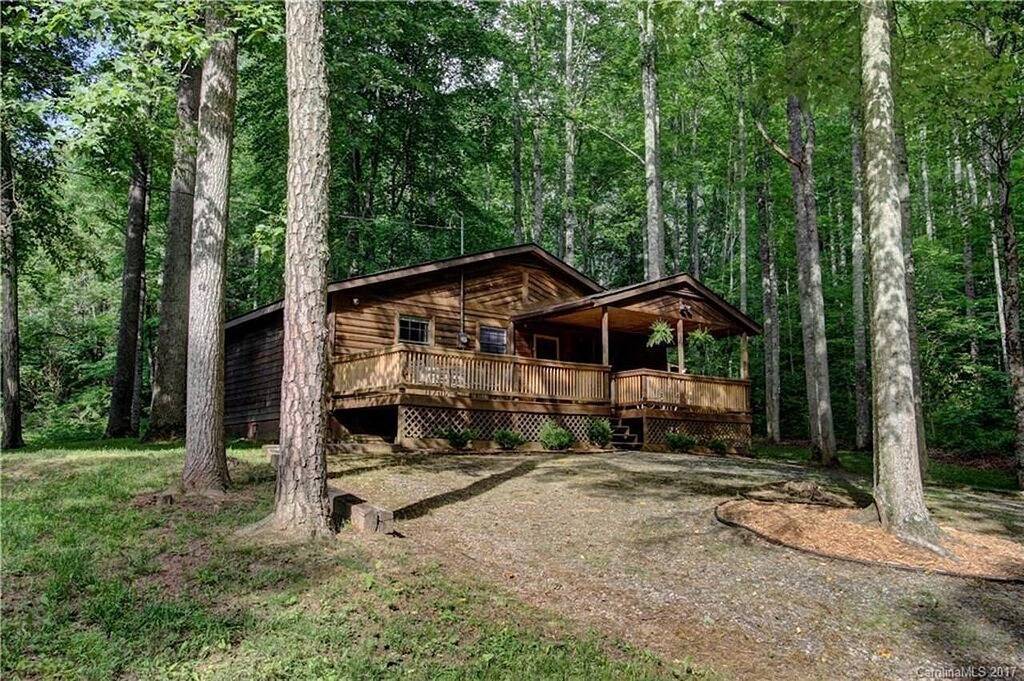 Maple Creek Cabin, Fireplace+Fire Pit, Grill & Wi-Fi, Private, Nearby Skiing! in Madison County (NC)