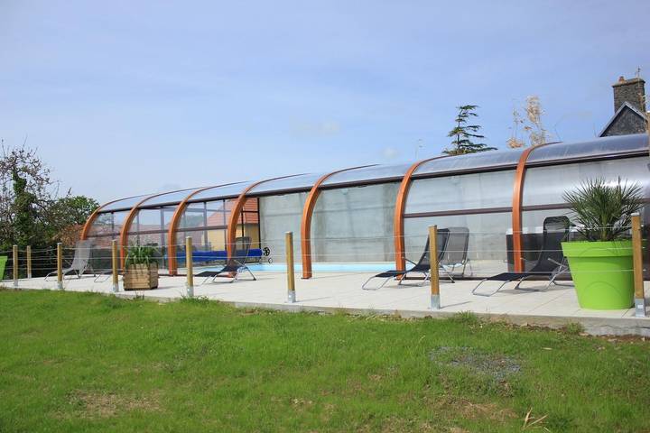 Gîte pour 10 personnes, avec Jacuzzi et Terrasse ainsi que Jardin et Piscine dans la Manche - 4