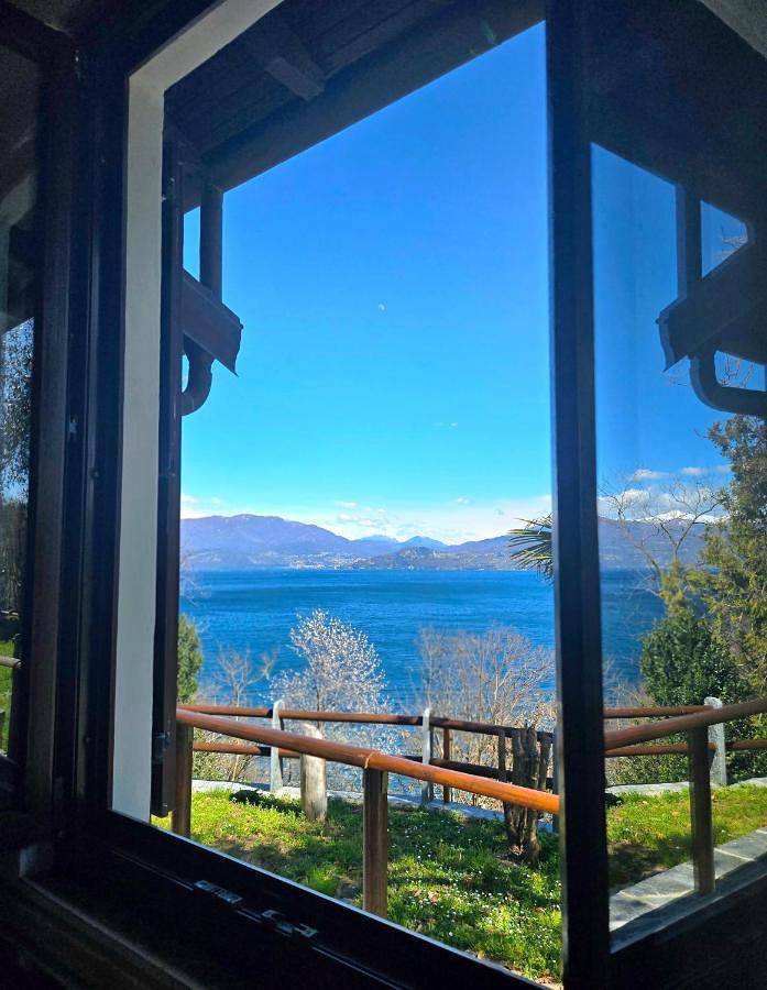 Ferienhaus für 2 Personen, mit Balkon und Terrasse sowie Garten und Seeblick