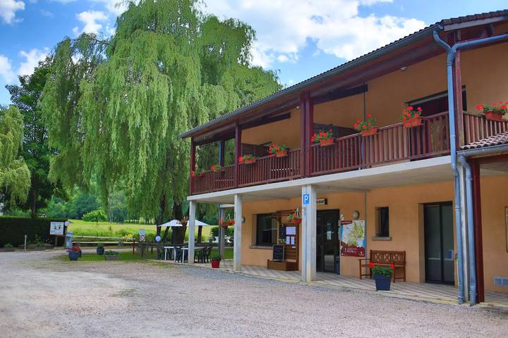 Camping pour 4 personnes, avec piscine ainsi que terrasse et vue dans l' Ariège - 2