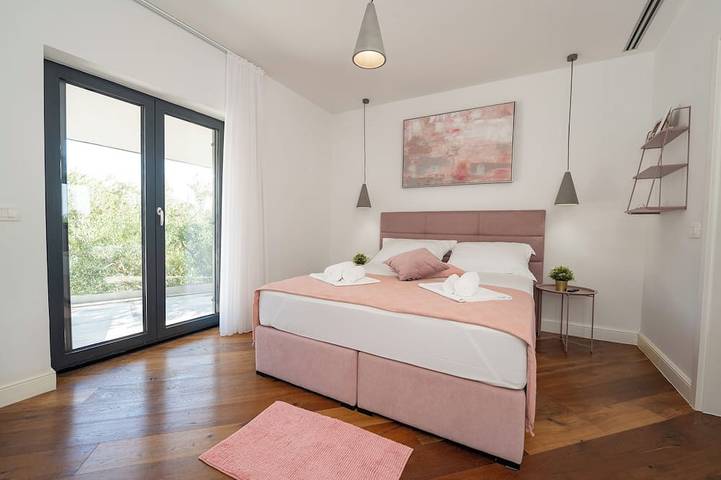 Villa für 6 Personen, mit Balkon in Novalja - 2