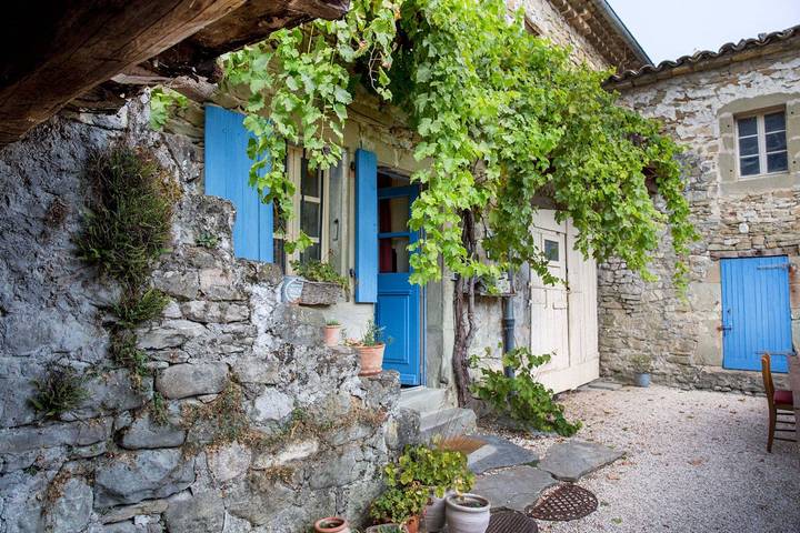 Chambre d’hôte pour 2 personnes, avec jardin dans la Drôme - 2