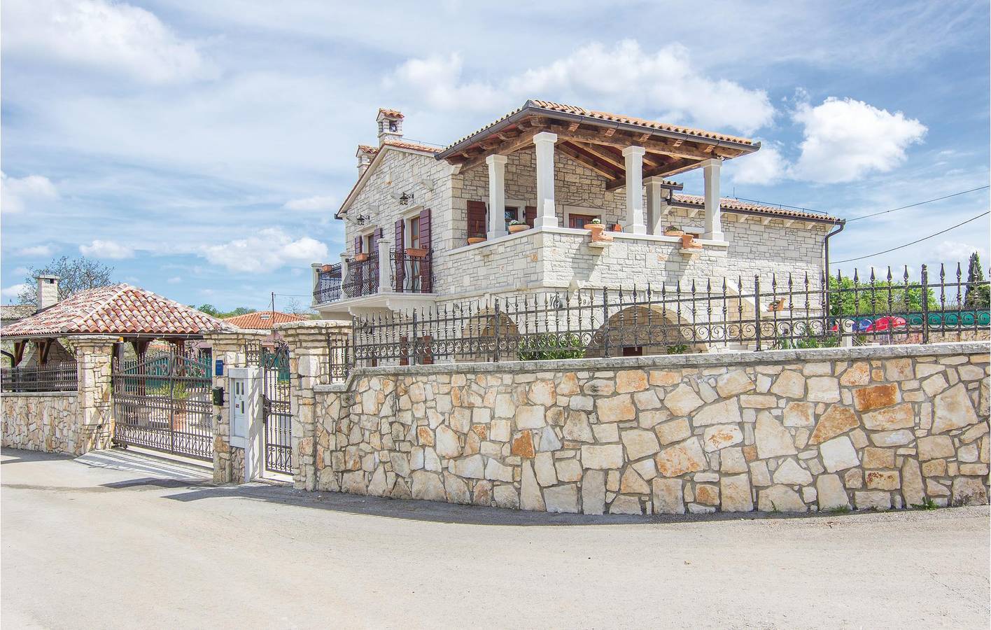 Ferienhaus für 8 Personen mit Terrasse in Žminj, Zentralistrien