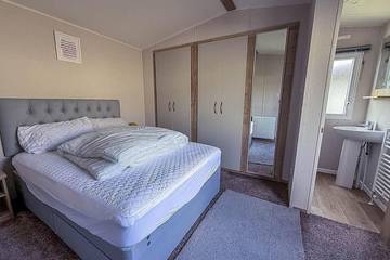 Static Caravan for 6 People in Waveney District, Suffolk, Photo 1