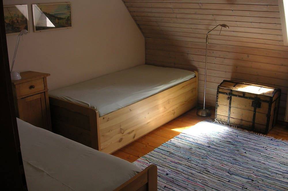 Ganze Wohnung, Stilvolle Ferienwohnung Ii auf einem fränkischen Obst- und Brennereihof in Leutenbach, Fränkische Schweiz