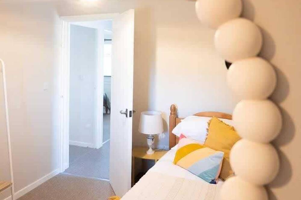 3Bed House w/ Charming Courtyard Garden & Parking in Cambridge, Cambridgeshire