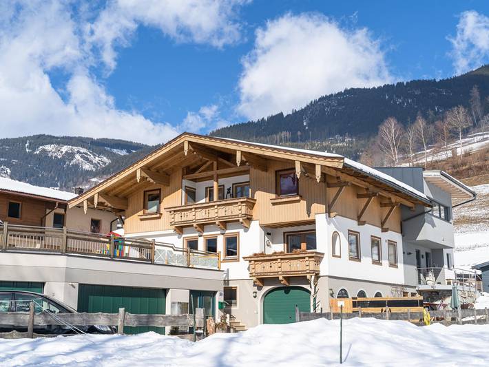 Ferieleilighet for 9 personer, med sauna og balkong i tillegg til hage i Østerrike