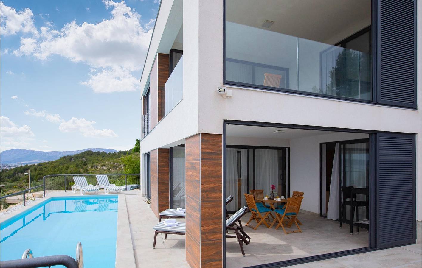 Gemütliche 2-Zimmer-Wohnung mit Pool, WLAN und Zugang zum Strand (1 km entfernt) in Grljevac (Podstrana), Podstrana