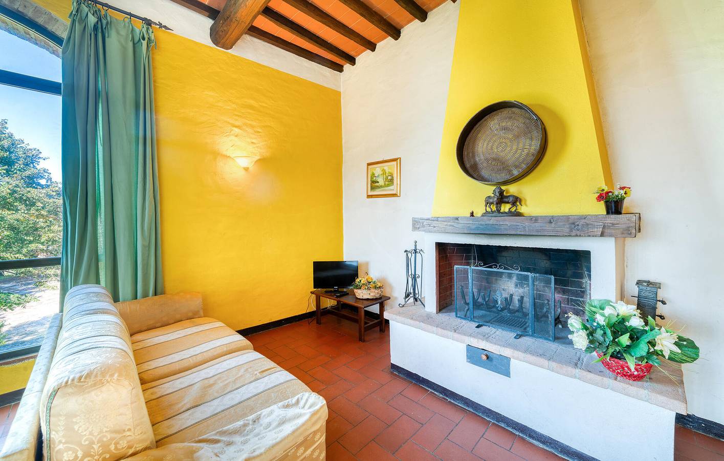 Gemütliche Wohnung mit Pool, Parkplatz und Garten in Dicomano in Dicomano, Florenz Provinz
