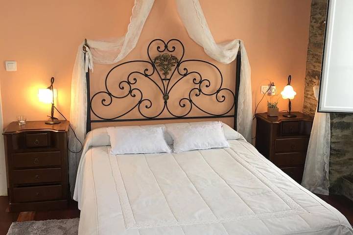 Villa Auristela im Indiana-Kolonialstil in Villapedre, Navia