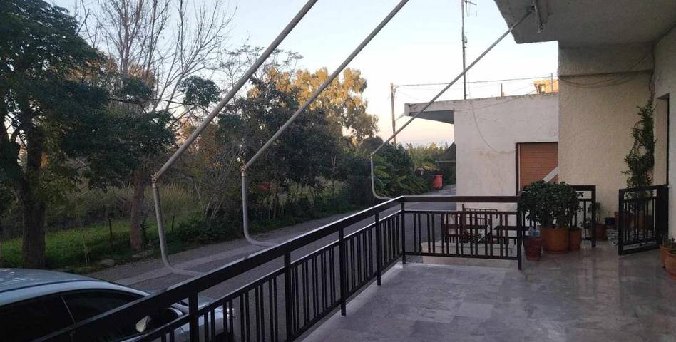 Gîte pour 4 personnes, avec balcon et vue dans Kyllini