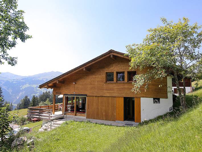 Ferienhaus für 7 Personen, mit Balkon und Terrasse sowie Garten in Graubünden
