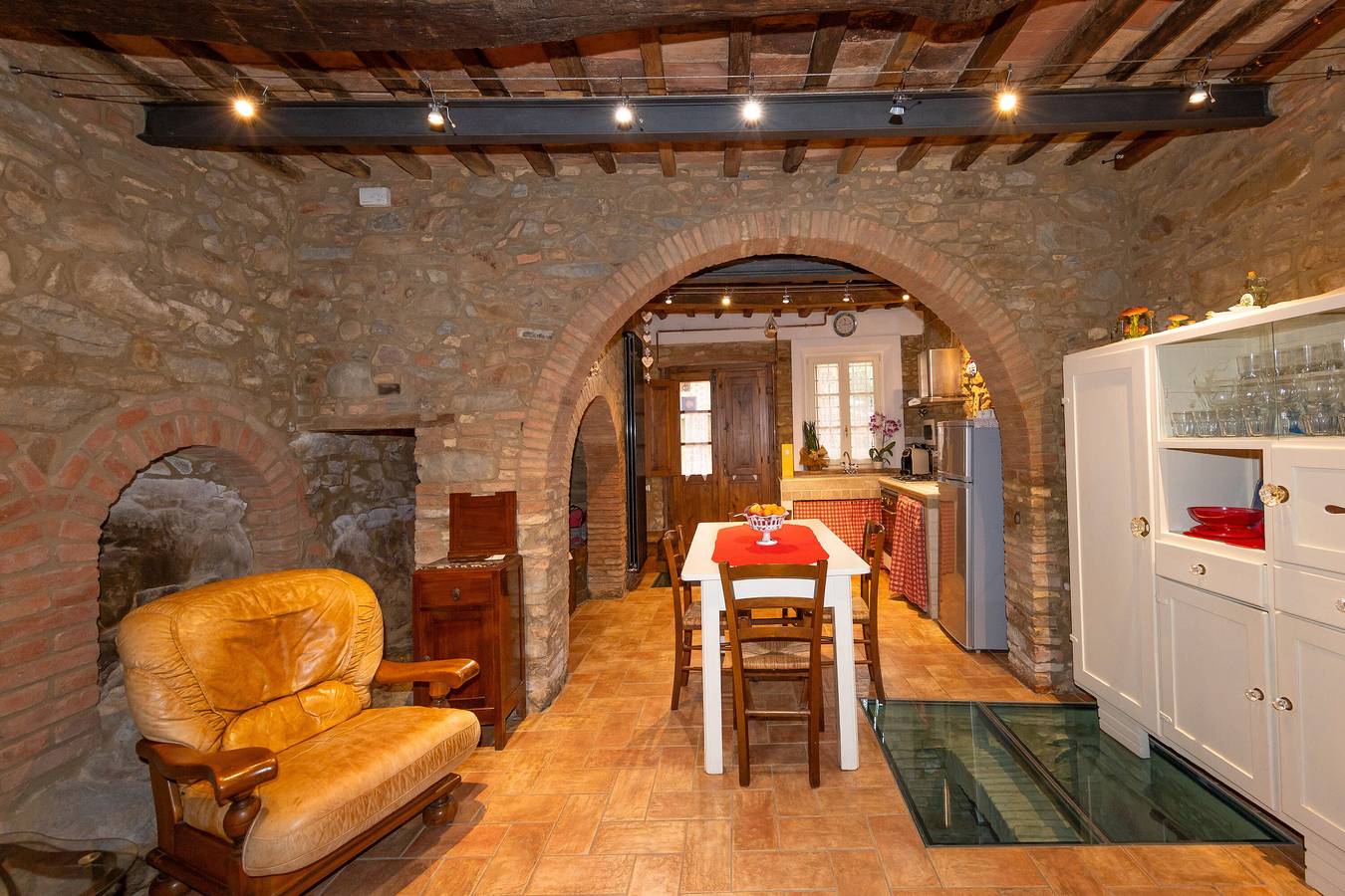 Ganze Wohnung, Ferienwohnung 'Antica Tuscany' mit privatem Garten, Wi-Fi und Klimaanlage in Chianni, Etruskische Küste