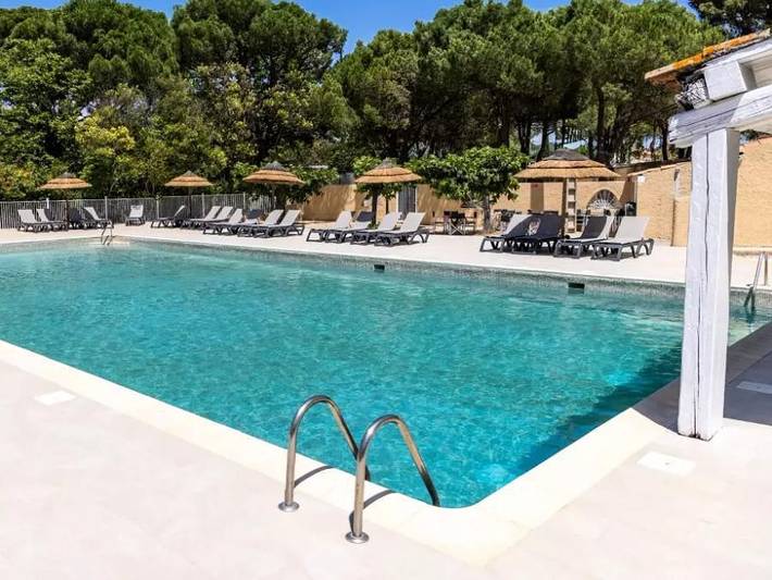 Camping pour 6 personnes, avec Piscine