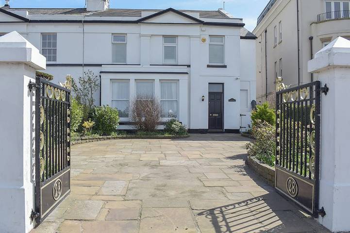 Cottage for 12 people in Southport (Merseyside)