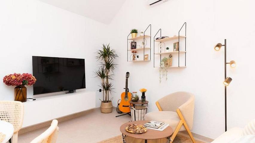 Villa pour 5 personnes, avec terrasse et piscine dans Brac - 2