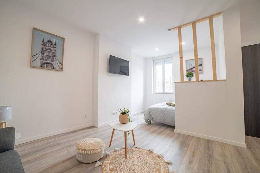 Entire apartment, Pearl 1 in Trith-Saint-Léger, Valenciennes region