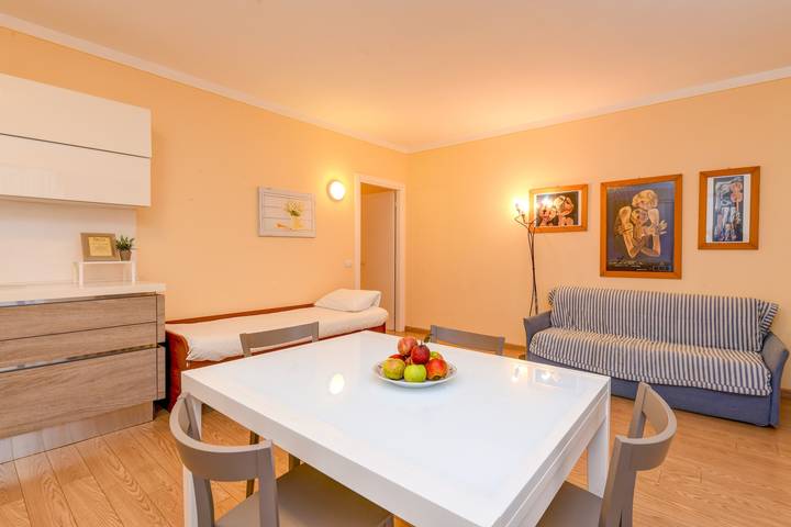 Ganze Wohnung, Stilvolles Apartment Lina im Agriturismo Colleincanto in Gavardo, Gardasee-Berge