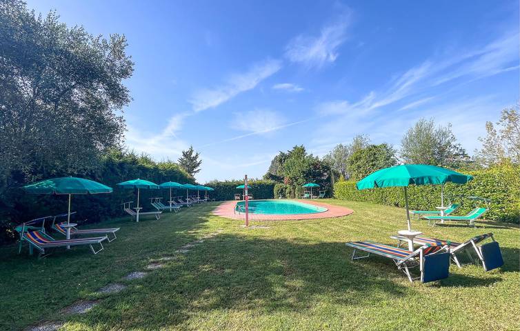 Gîte pour 5 personnes, avec piscine ainsi que terrasse et jardin à Tuoro sul Trasimeno - 3