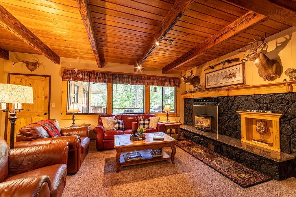 Gemütliche Holzhütte mit Whirlpool, Sauna, Feuerstelle, Wanderwegen, zum Pool laufen in Glacier, Mount Baker-Snoqualmie Nationalwald