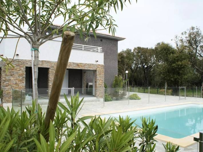 Appartement de vacances pour 6 personnes, avec terrasse et piscine