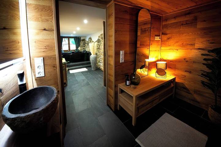 Ganze Wohnung, Teak - Ferienwohnung mit Aussicht , Haustierfreundlich mit Wellnessbereich in Hersdorf, Naturpark Hohes Venn-Eifel