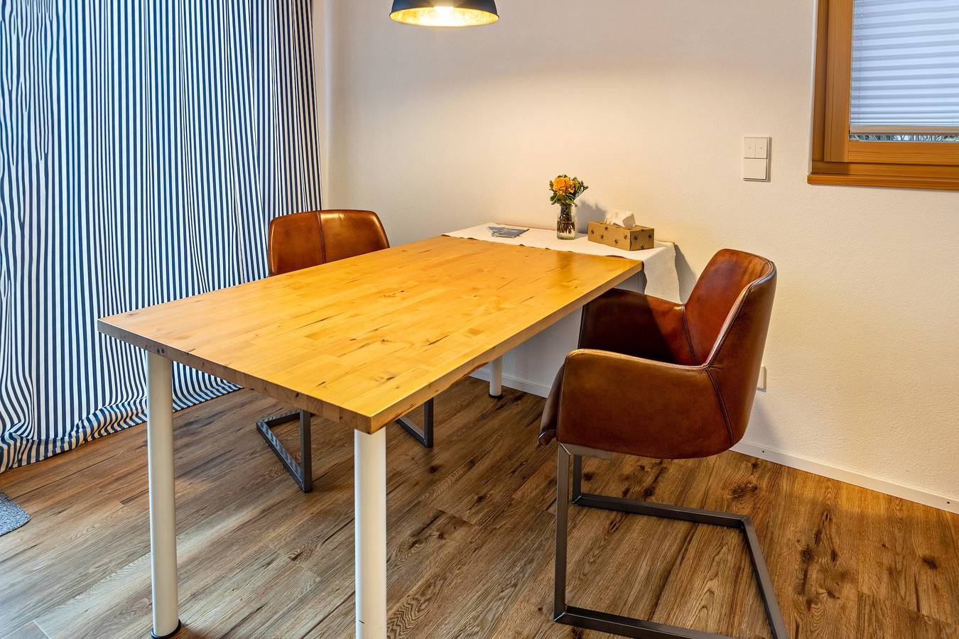 Ganzes Studio, Einzimmerapartment 'Sonnenhalde' mit Seeblick, privater Terrasse und Wlan in Moos, Untersee
