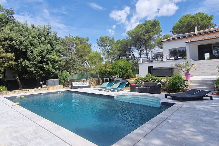 Villa pour 11 personnes, avec terrasse et jardin