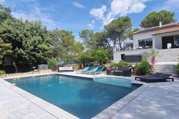 Location de vacances pour 11 personnes, avec jardin à Caveirac