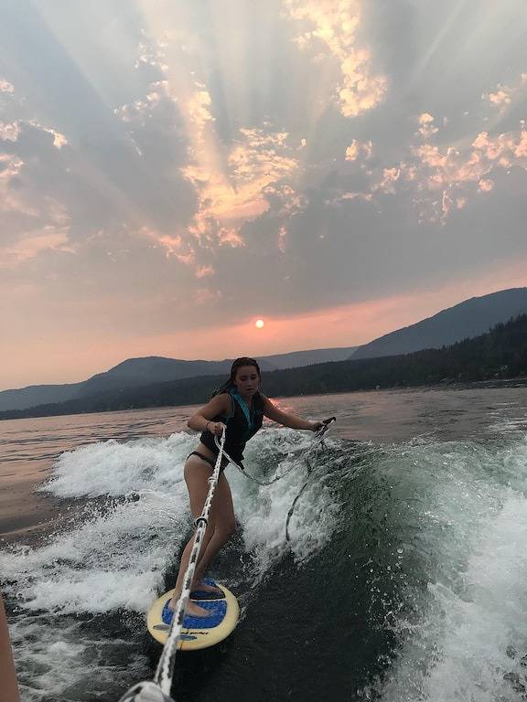 Nauti Cabin - Anglemont, Bc. North Shuswap in Shuswap Lake, Columbia-Shuswap Regional District