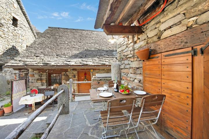 Chalet für 4 Personen, mit Balkon im Ticino