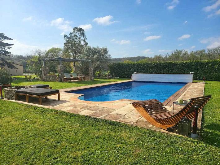 Gîte pour 6 personnes, avec Terrasse ainsi que Jardin et Piscine