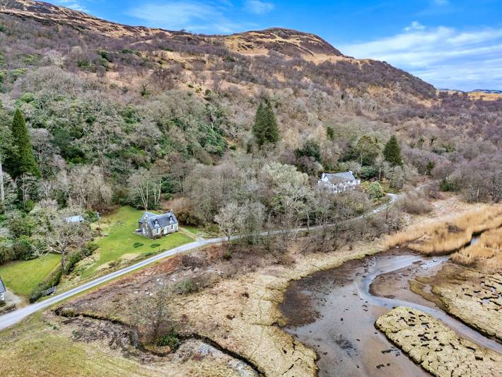 Lochead Cottage in Argyll & Bute