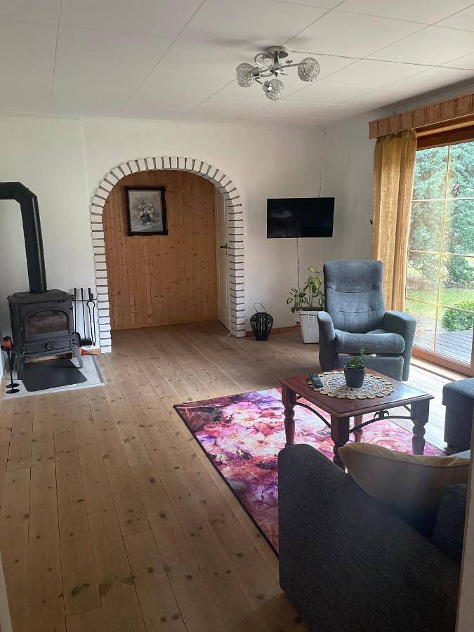 Ferienwohnung für 8 Personen, mit Terrasse und Garten sowie Ausblick