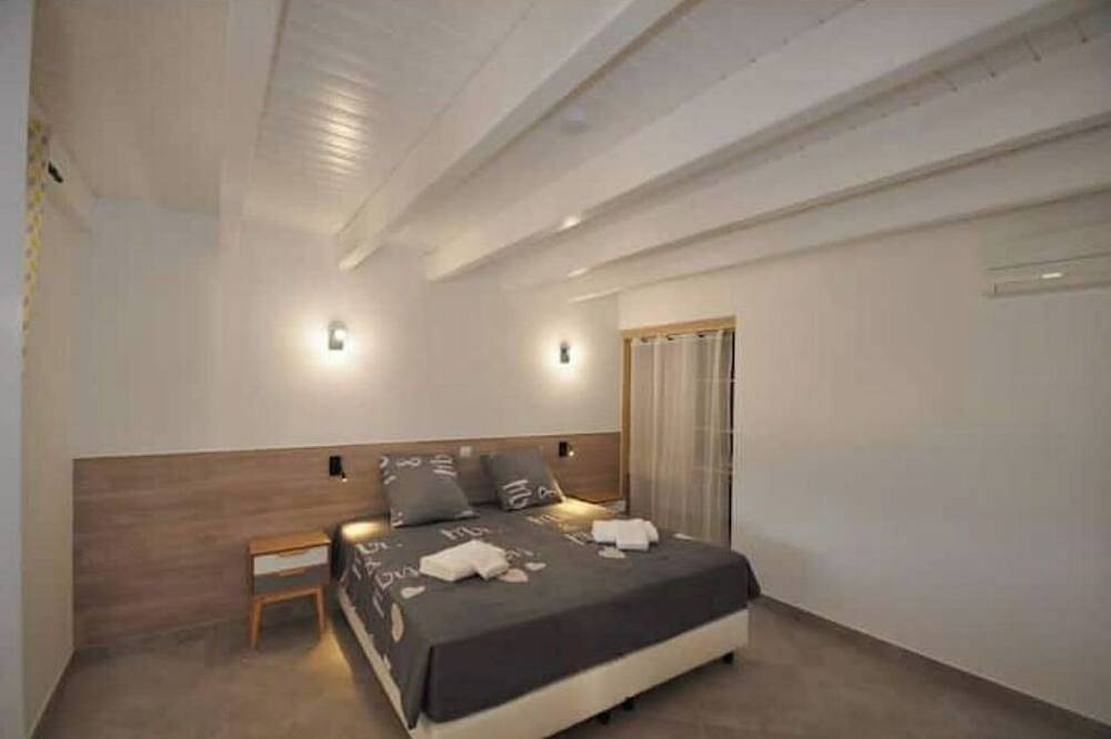 Apartamento entero, Gorgeous 3-bedroom duplex. Beach less than 2 km away. in Serra-di-Ferro, Region de Ajaccio