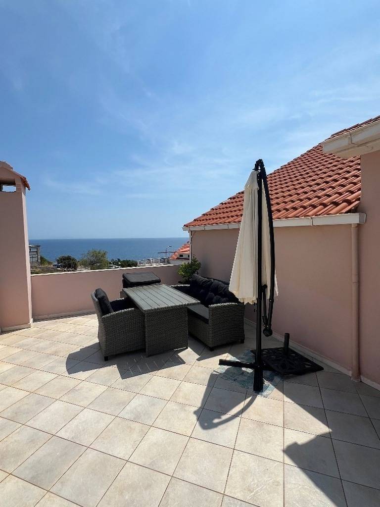 Ganze Wohnung, 2-Zimmer-Ferienwohnung mit Terrasse und Meerblick Zavalatica, Korcula A-9137-a in Čara, Korcula