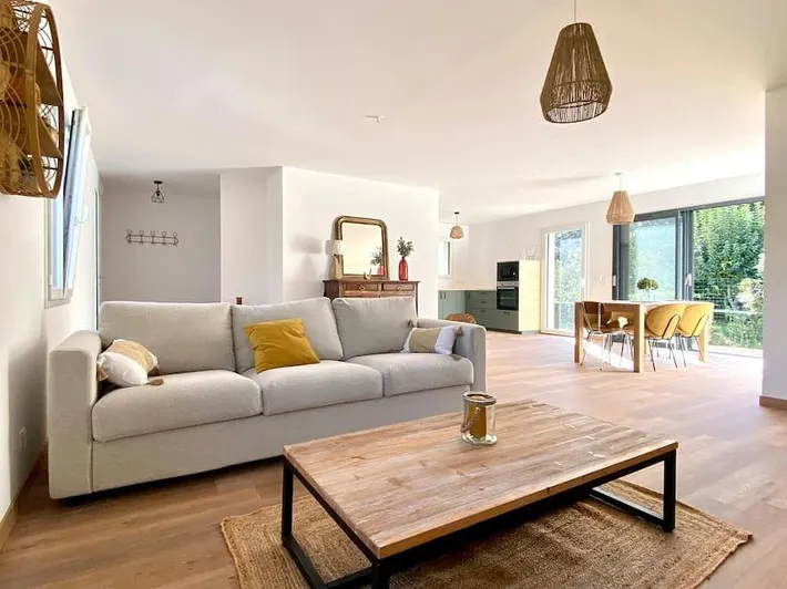 Casa de vacaciones para 8 personas, con vistas además de jardín y vistas al lago - 1