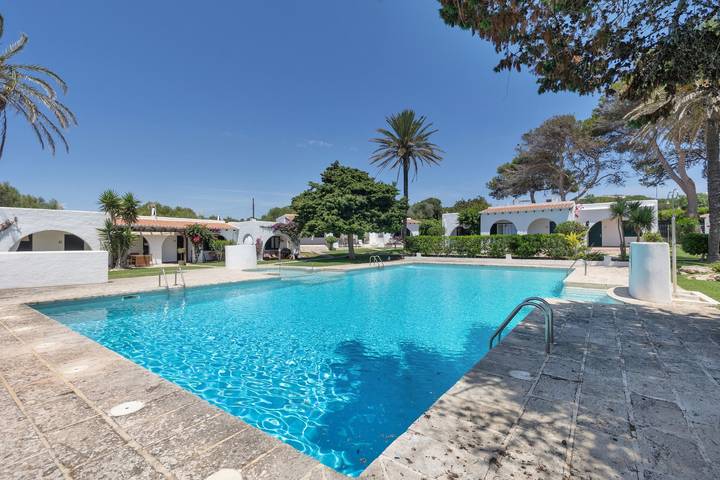 Apartamento para 4 personas, con Jardín y Piscina para niños en Binisafua