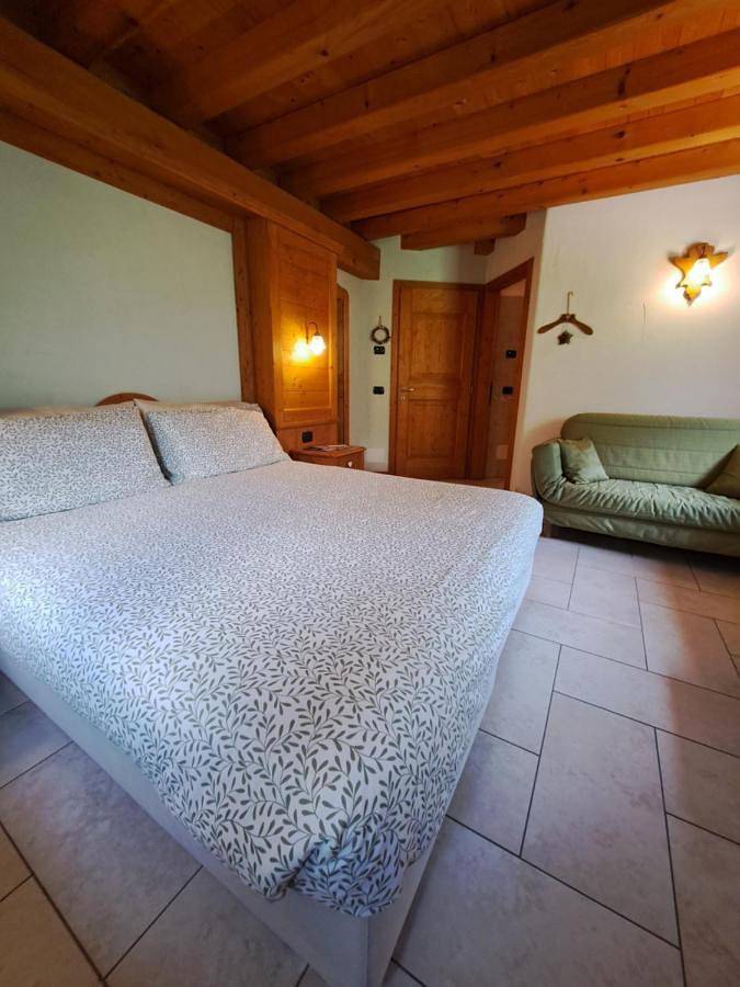 Location de vacances pour 2 personnes, avec jardin ainsi que vue et terrasse à Daone - 3