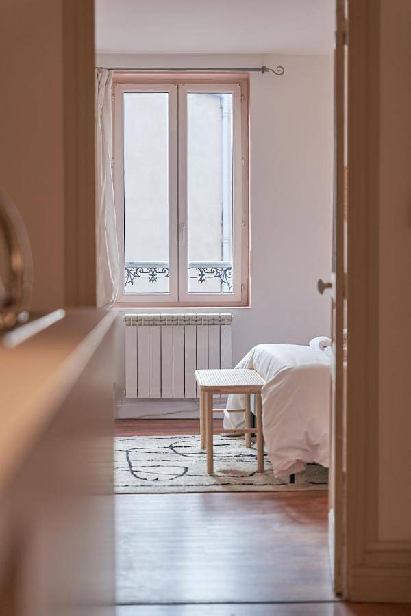 Appartement entier, La Cabane en Ville in Riom, Parc naturel régional des Volcans d'Auvergne