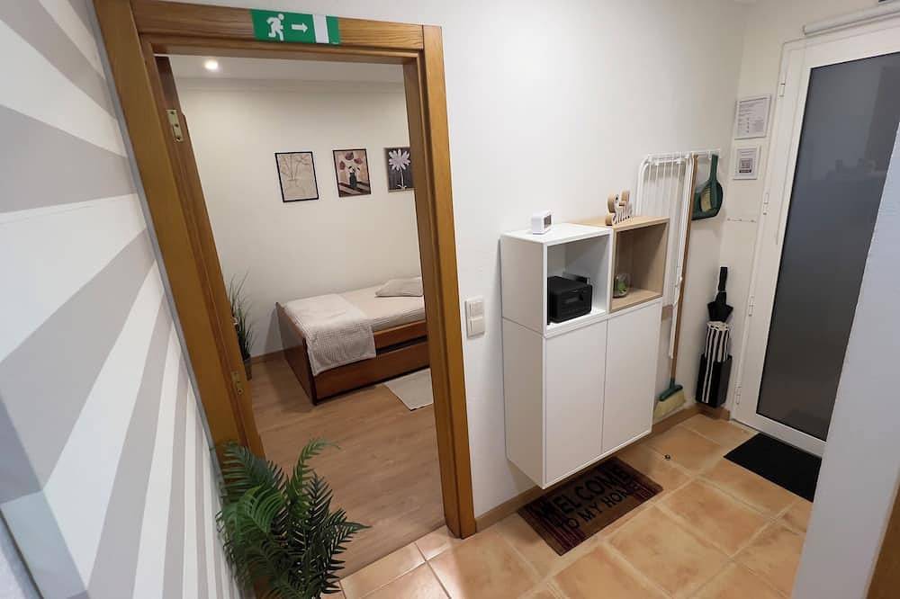 Ganze Wohnung, Bezauberndes Gästestudio mit Terrasse, Klimaanlage und Wlan in Quelfes, Parque Natural da Ria Formosa