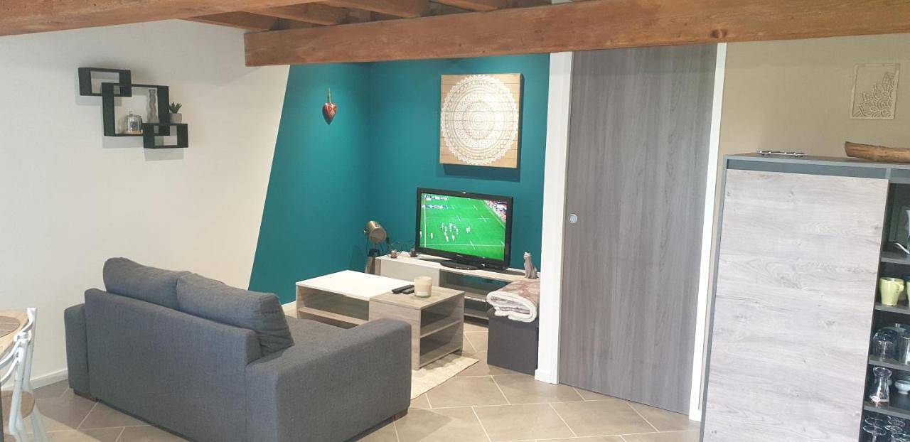 Double Room with Terrace in Saint-Germain-du-Plain, Région de Chalon-sur-Saône