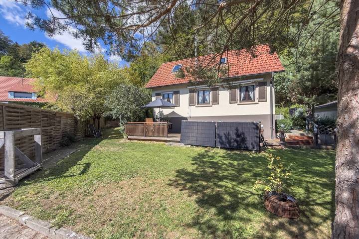 Casa de Campo 'Landhüttenflair Am Waldrand' com Terraço, Jardim Privado e Wi-Fi in Sigmaringendorf, Region Bodensee-Oberschwaben