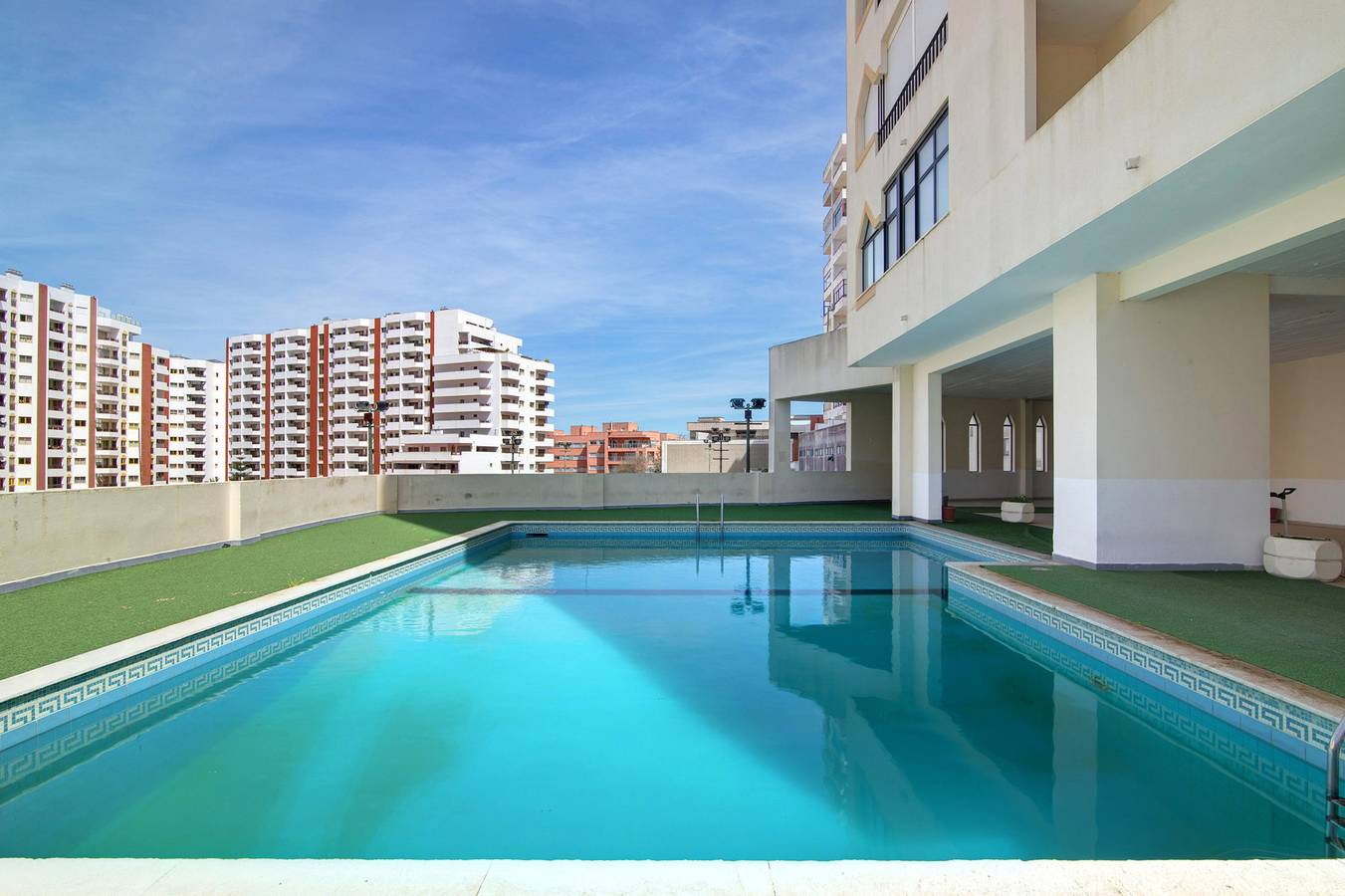 Geheel appartement, Appartement 'Quaint Beach View - Praia Da Rocha' met Uitzicht op Zee, Wifi en Airconditioning in Praia da Rocha, Portimão