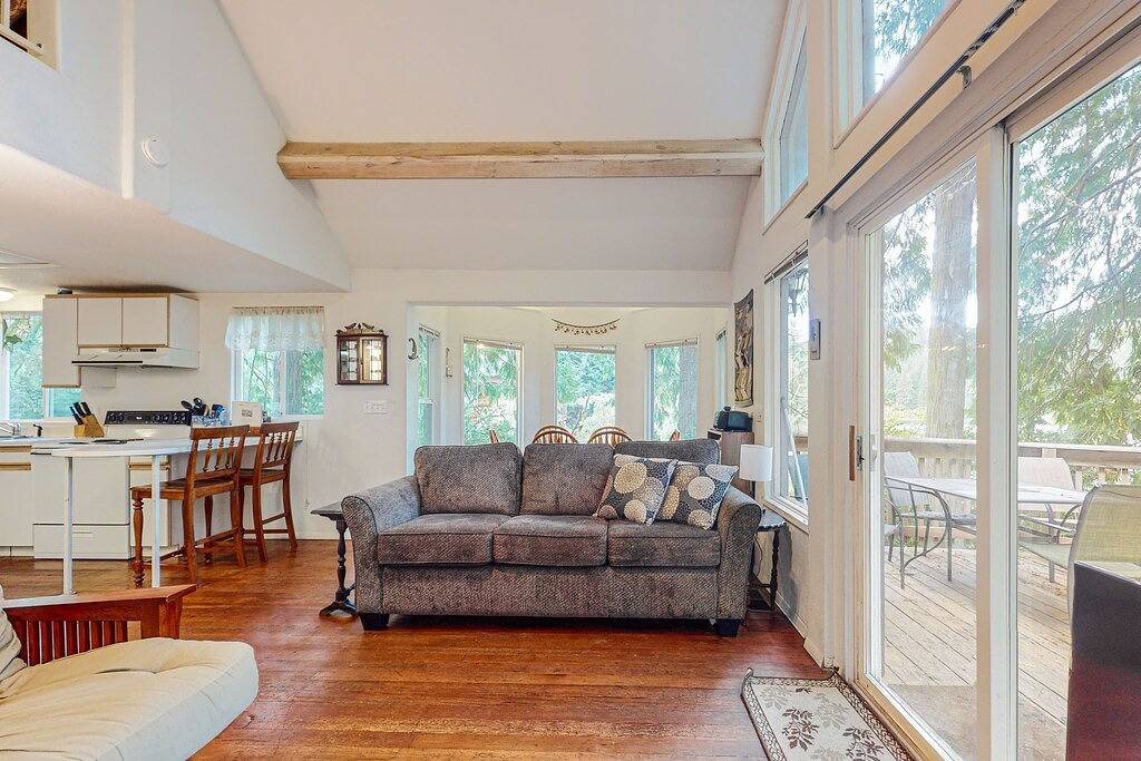 Ganze Wohnung, Schönes hundefreundliches Zuhause am See! Genießen Sie großartige Ausblicke und eine private Anlegestelle! in Lane County